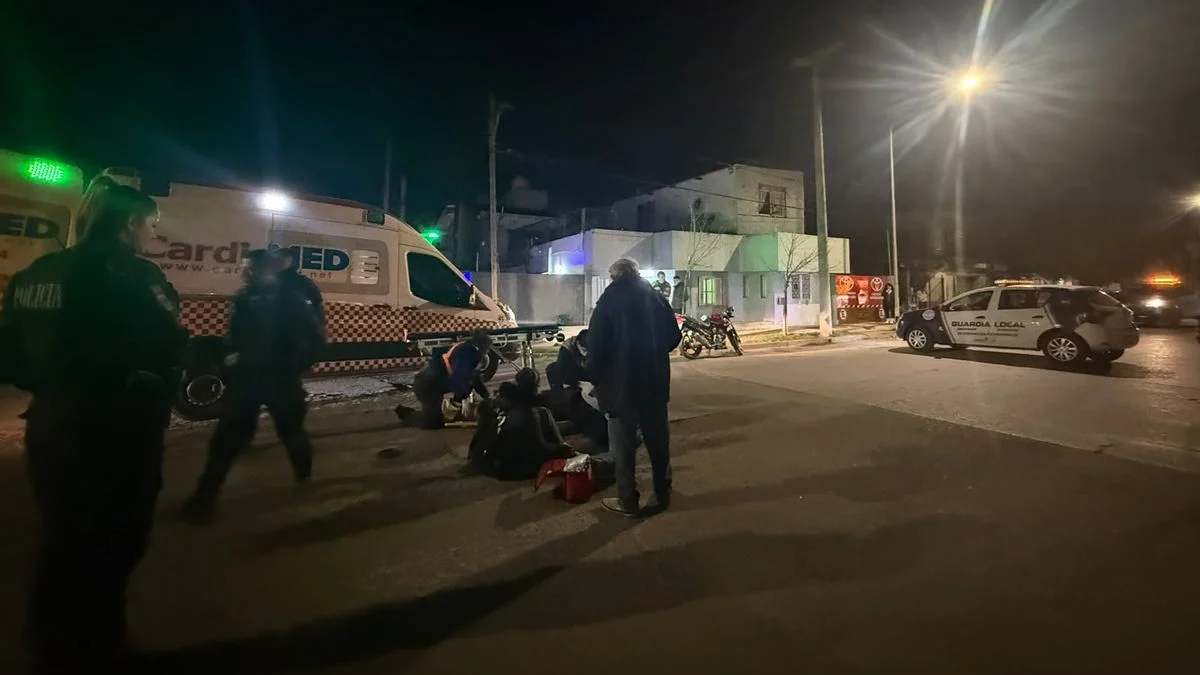 Un motociclista de 21 años resultó lesionado en un choque en macrocentro