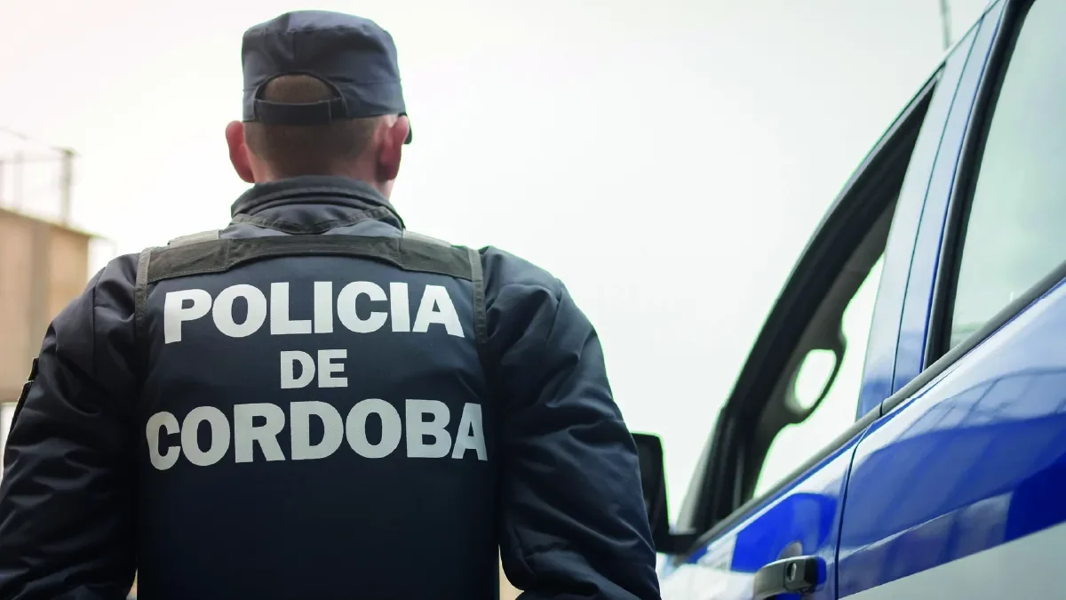 Colectora Oeste: una riña entre dos hermanos terminó con agresiones a pasajeros de un micro